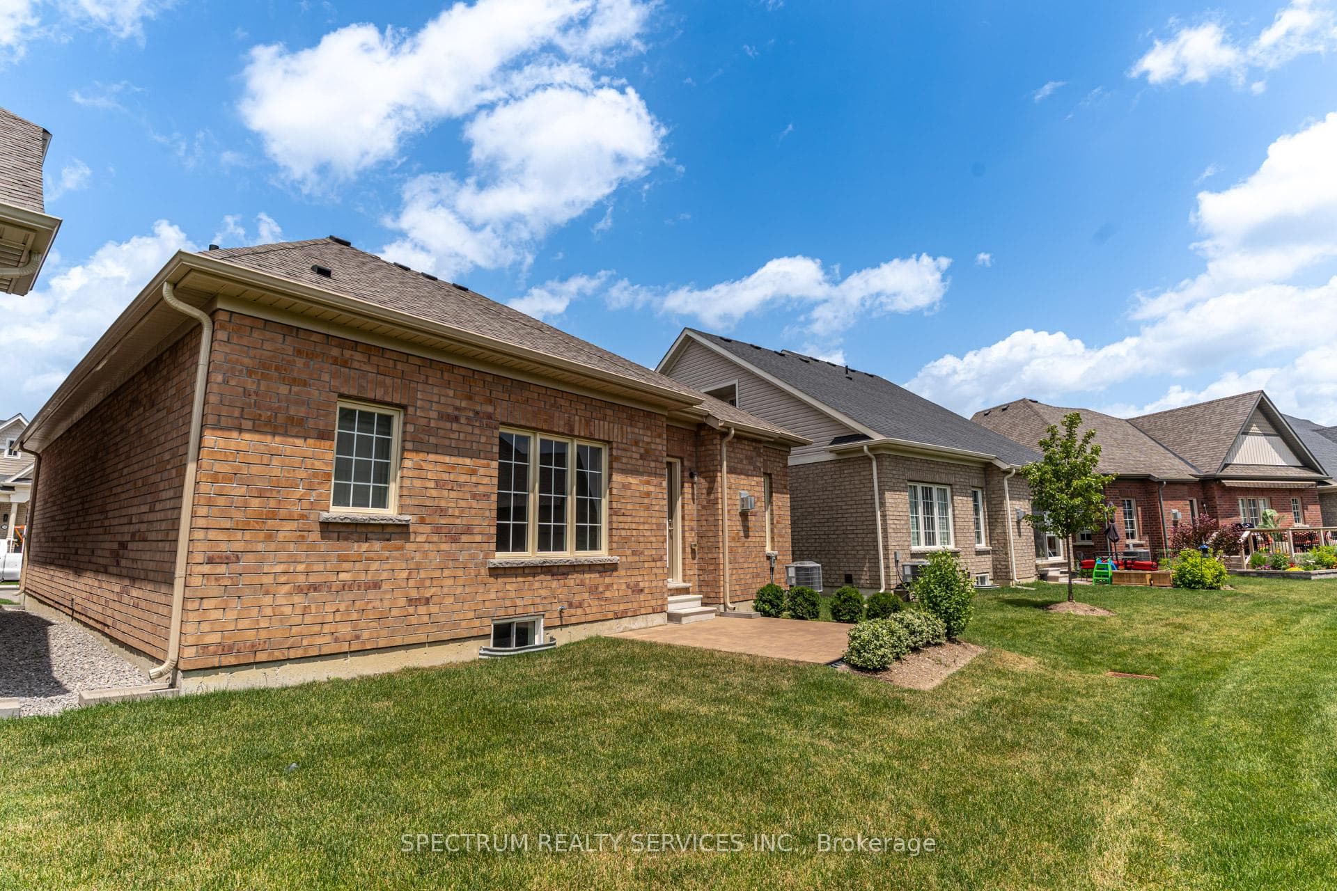 8 Abelia Street photo 43