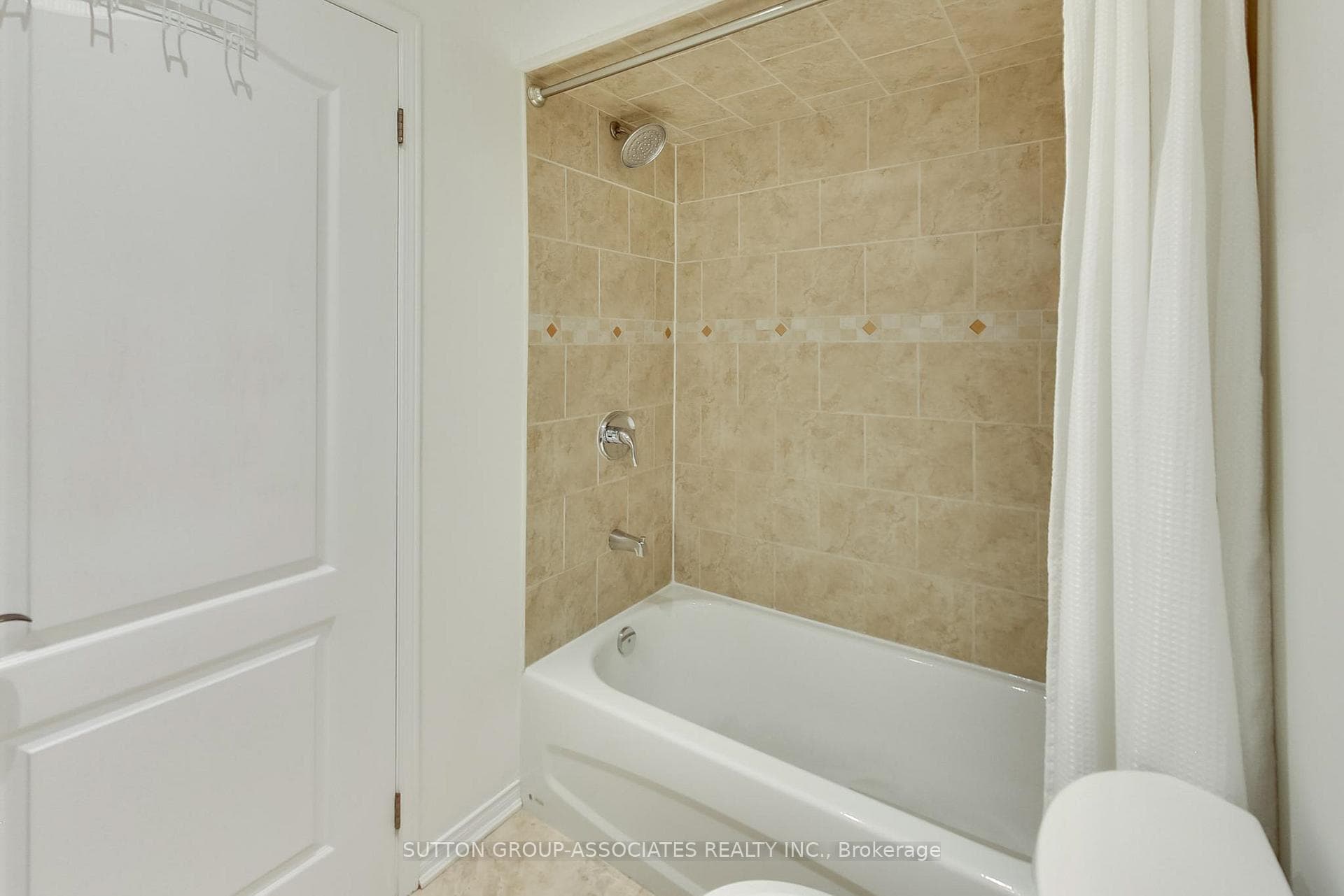 44 Corby Avenue photo 34