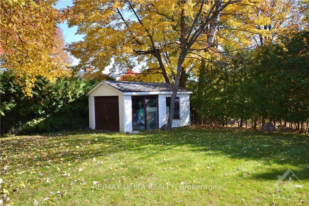 130 SAPHIR Avenue photo 22