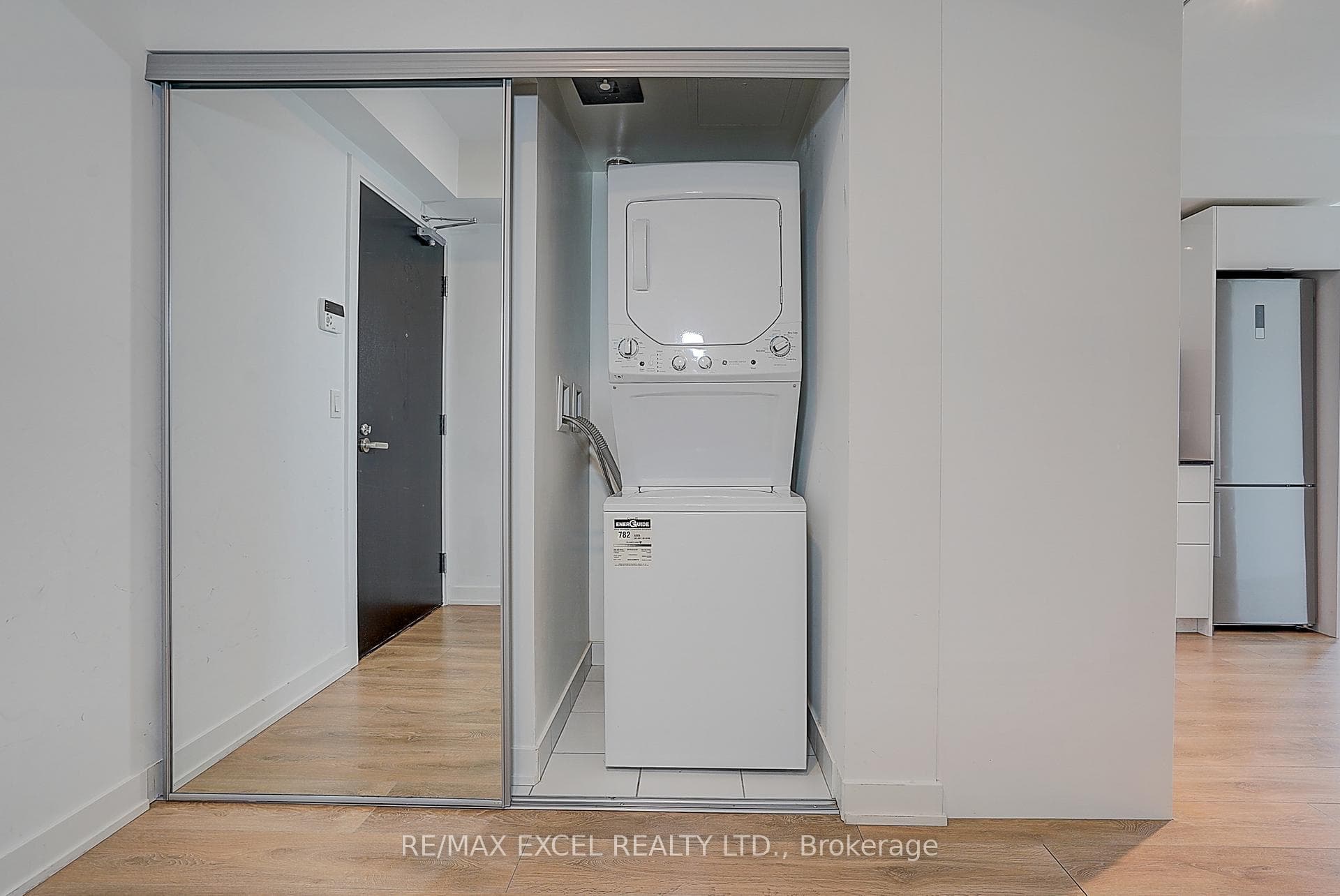 501 Yonge Street Unit 3509 photo 8