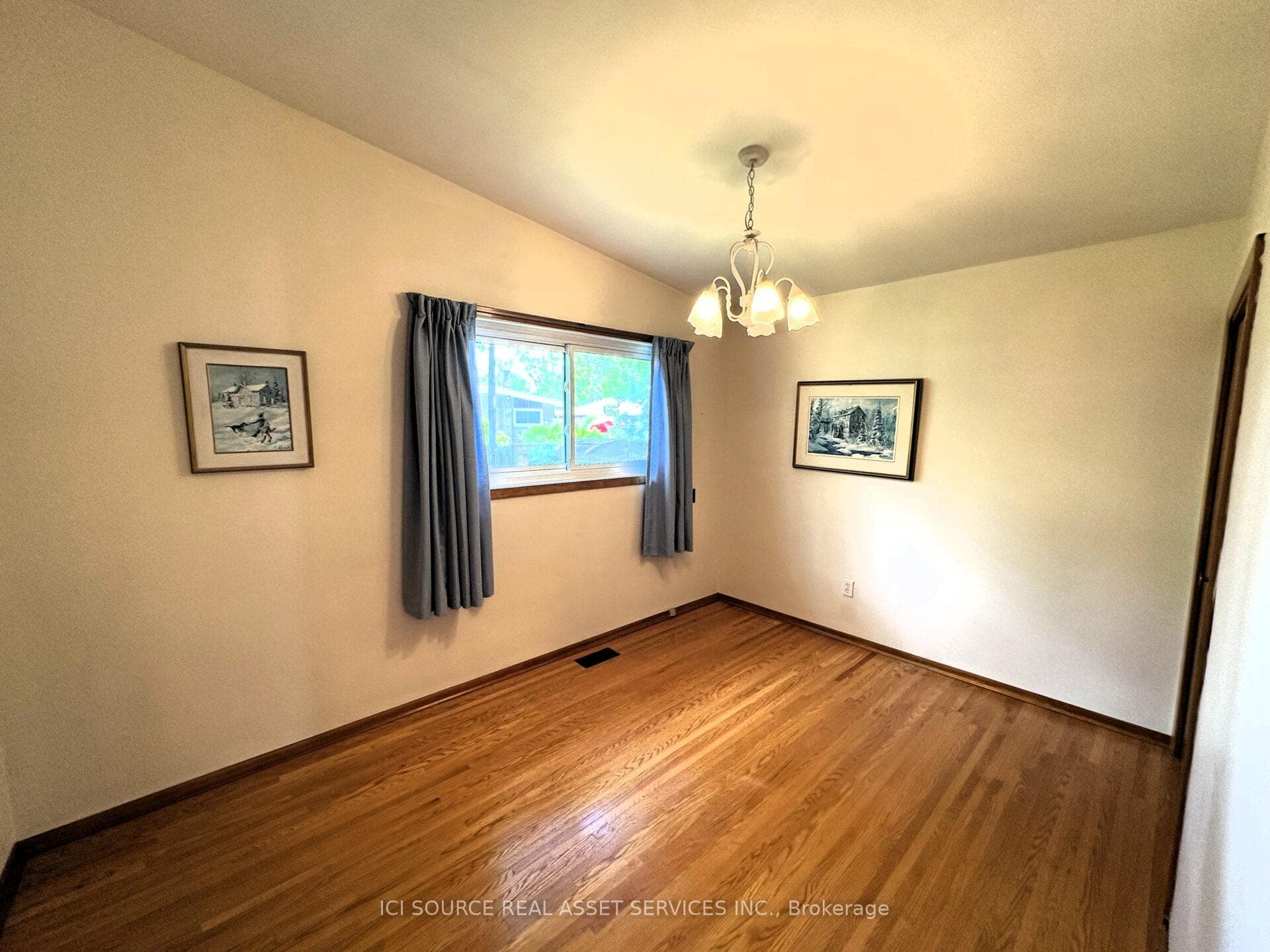 275 St Anne's Crescent photo 11