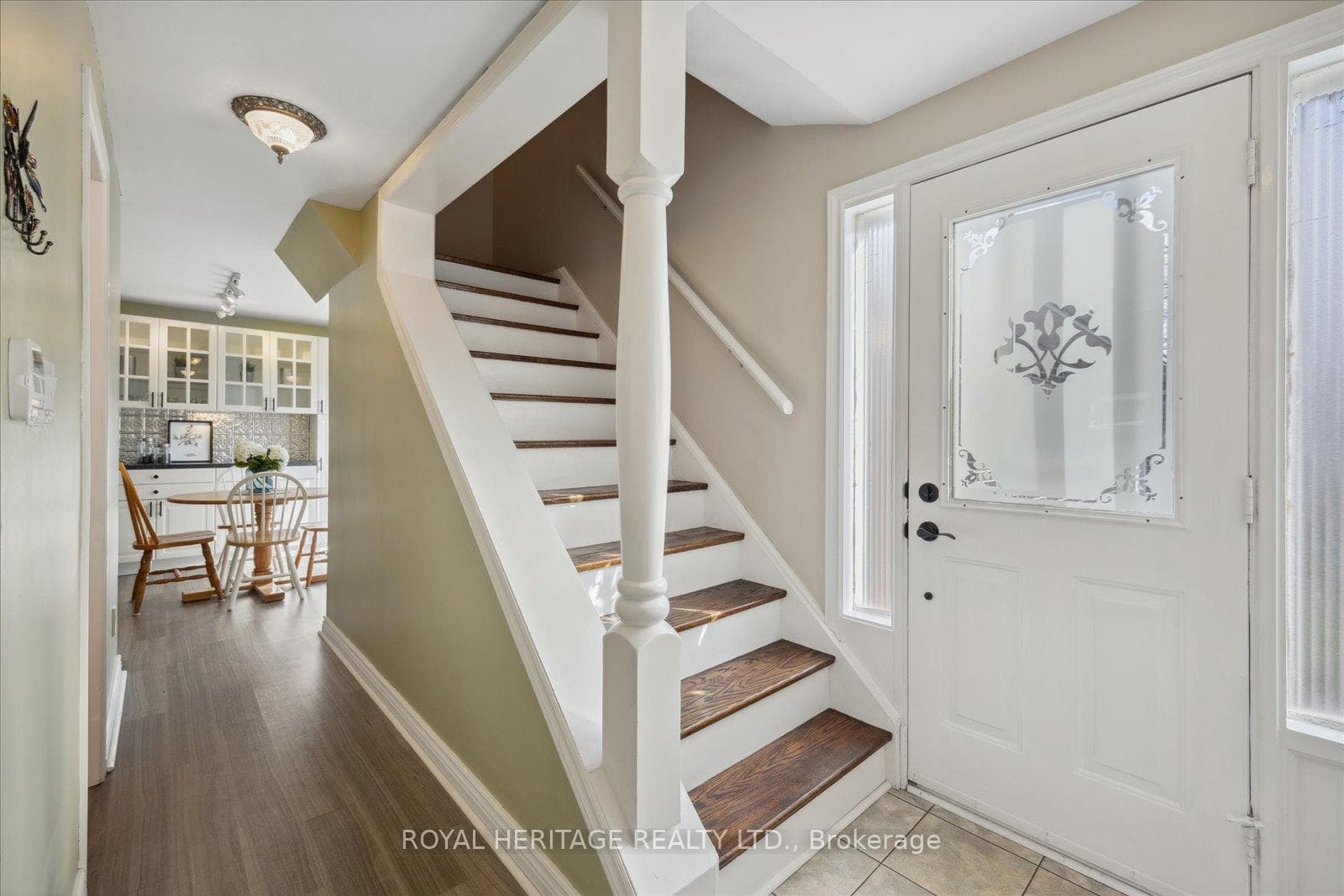 17 Danton Court photo 3