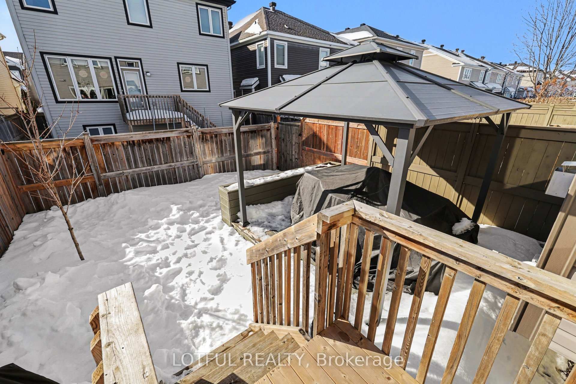 521 Foxlight Circle photo 33