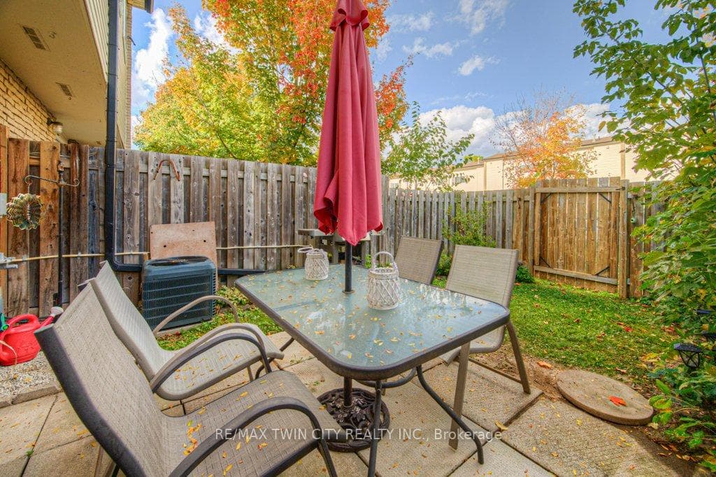 211 Veronica Drive Unit 10 photo 16