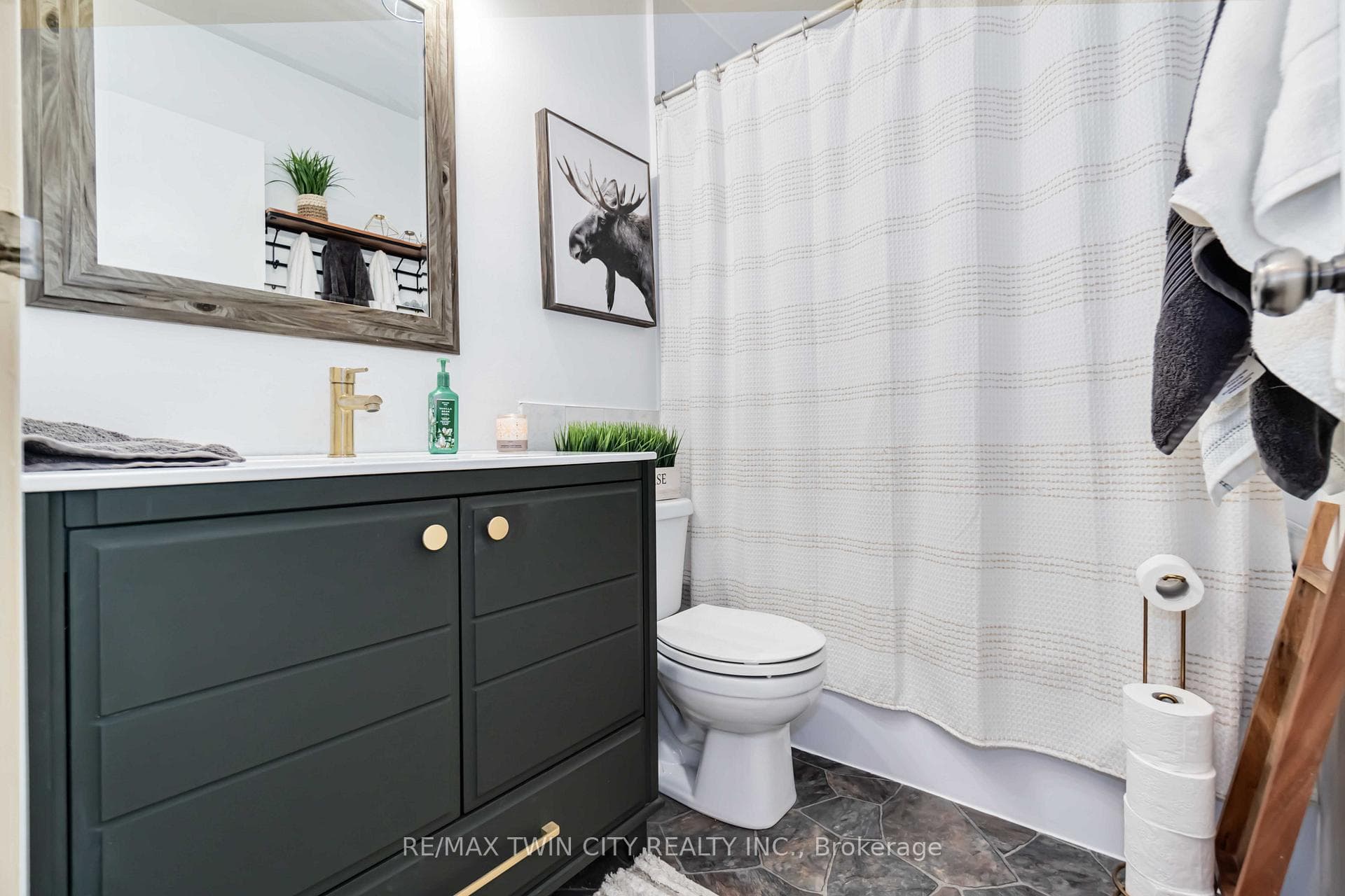 100 Breckenridge Drive Unit 303 photo 33