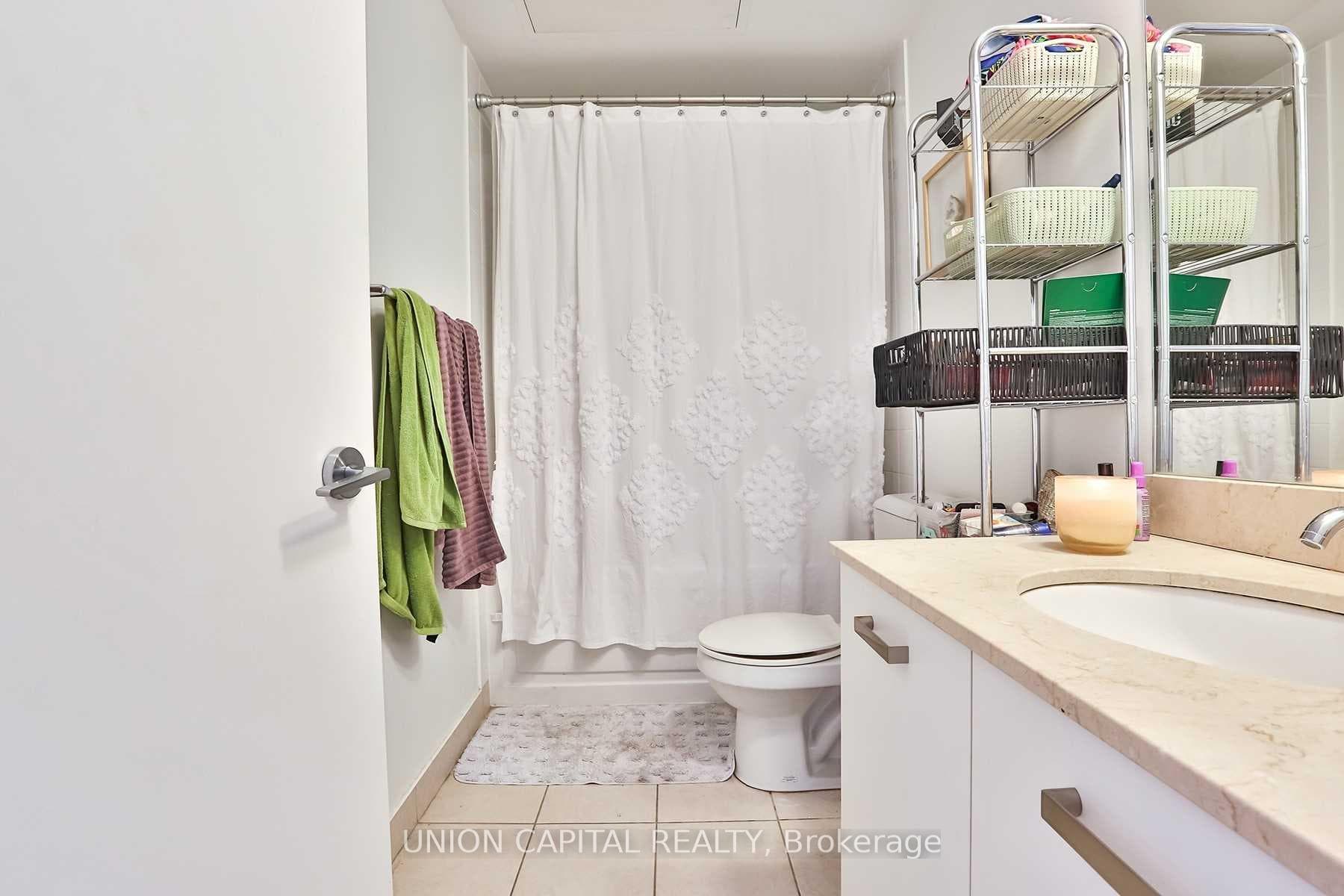 832 Bay Street Unit 2901 photo 16
