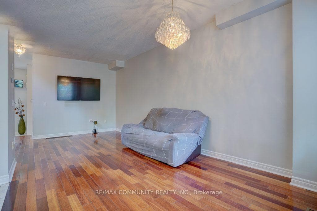 56 Red Hawk Road photo 2