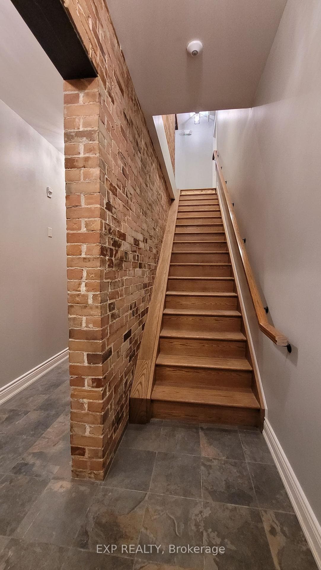 157-159 James Street Unit 301 photo 18