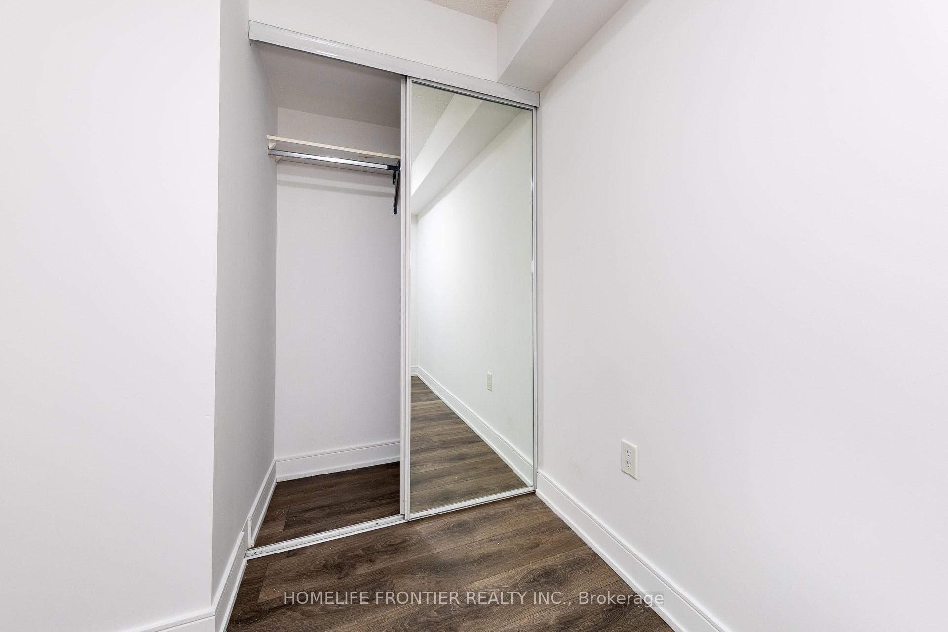 89 Mcgill Street Unit 2301 photo 10