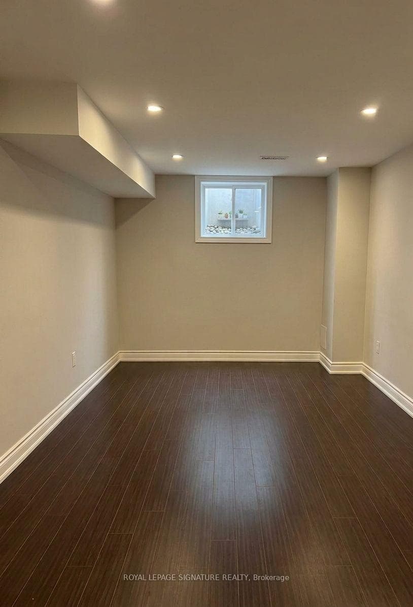 282 Aylesworth Avenue Unit All Inclusive Basement photo 7