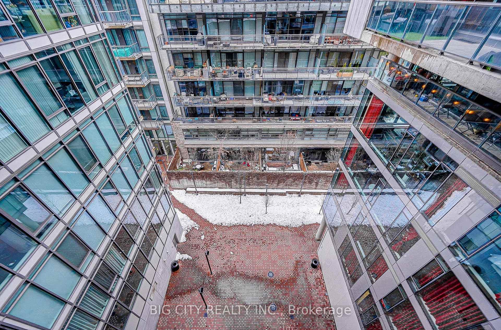 560 King Street Unit 701 photo 17