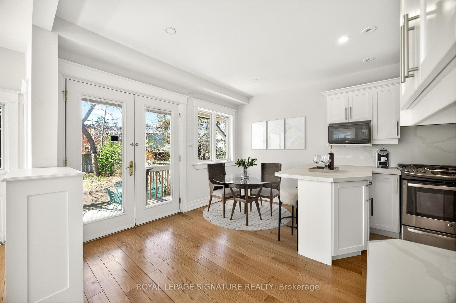426 Armadale Avenue photo 17