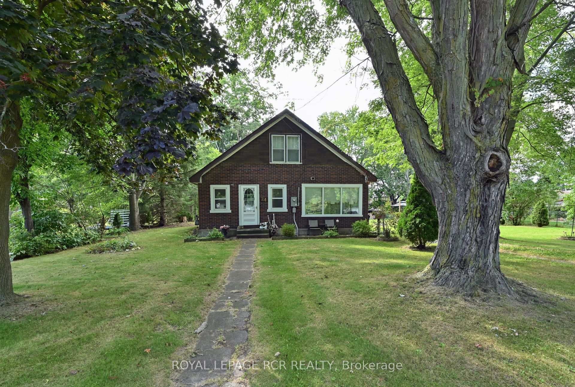 24 Tecumseth Street photo 1