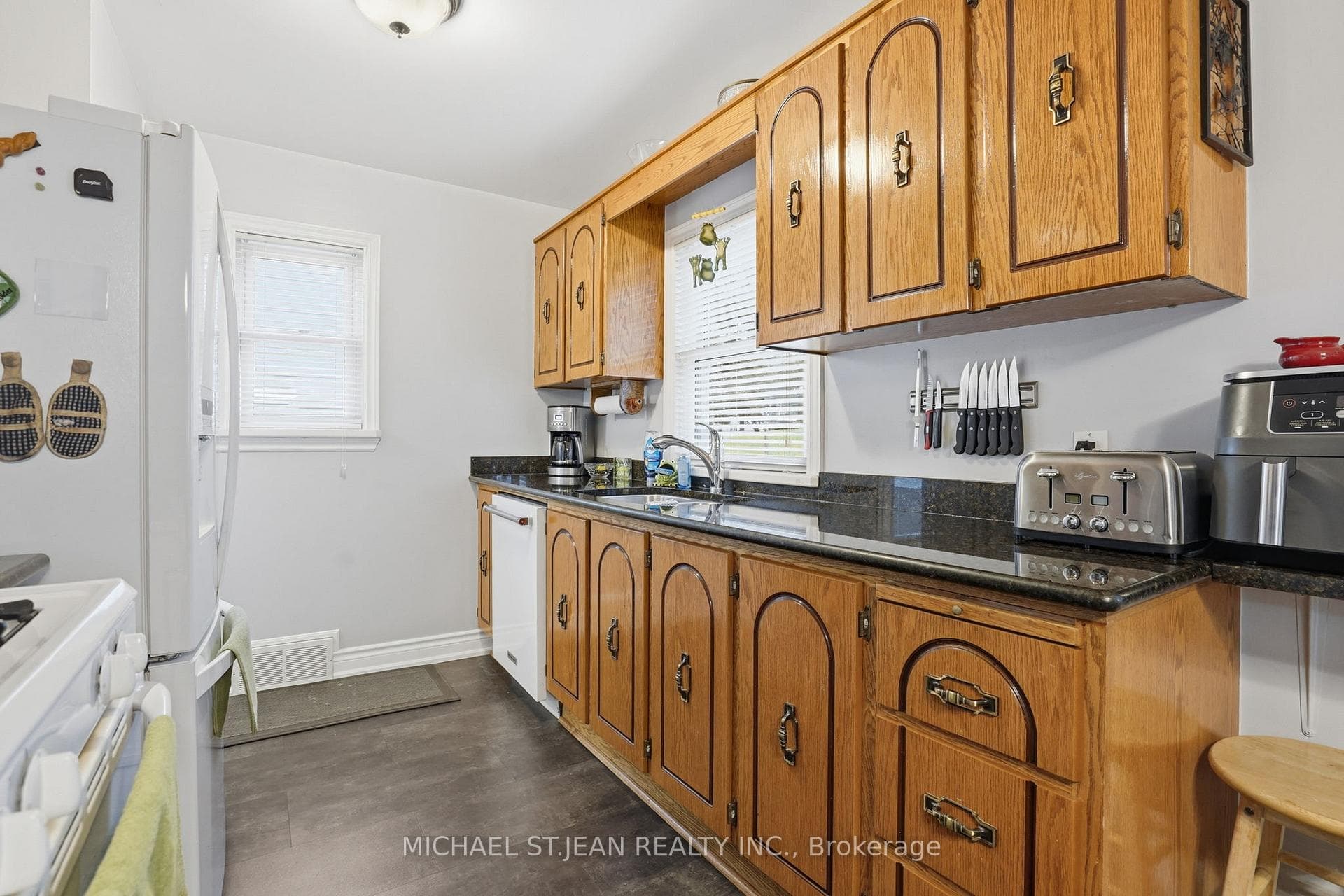 44 Lake Avenue photo 11