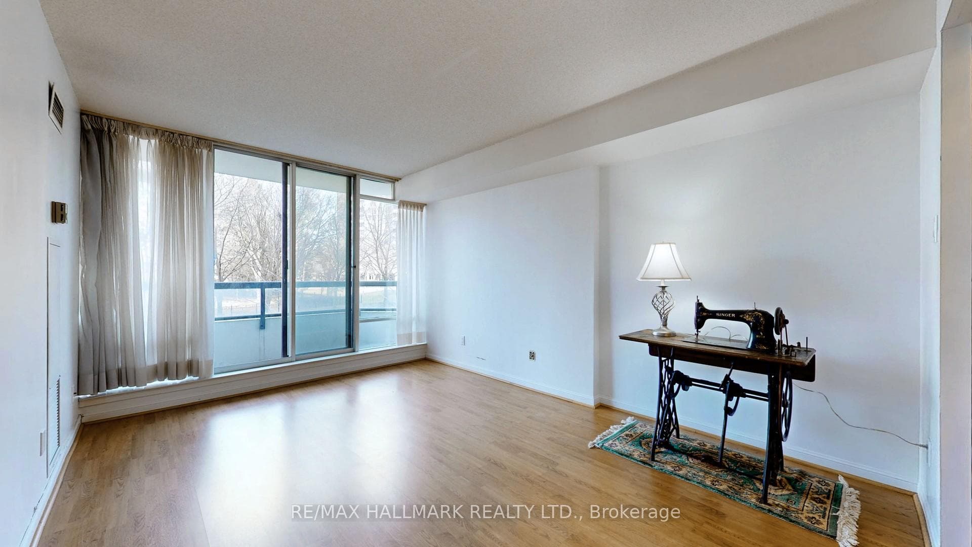 1121 Steeles Avenue Unit 206 photo 24