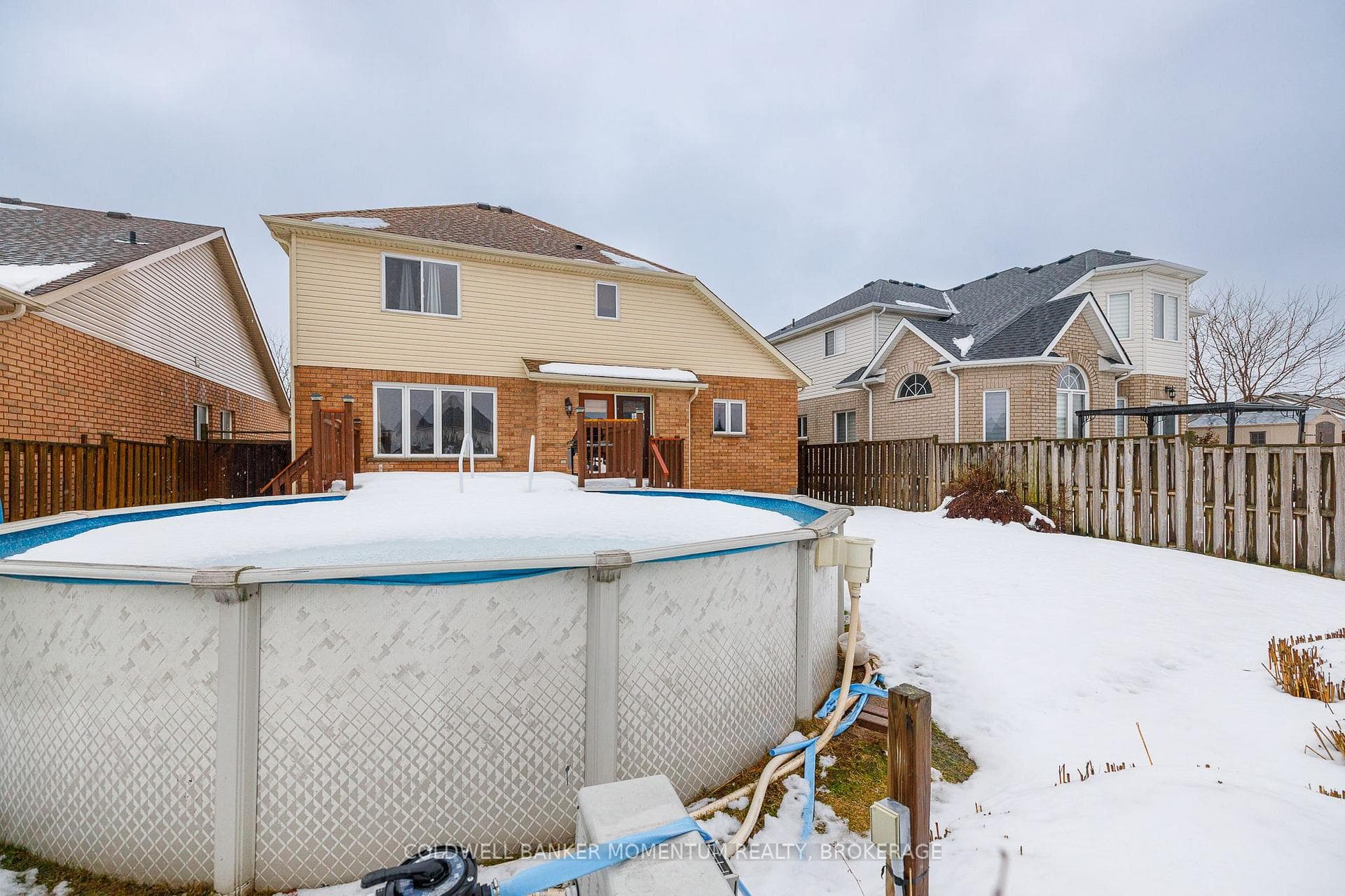 6838 COURTNEY Crescent photo 39