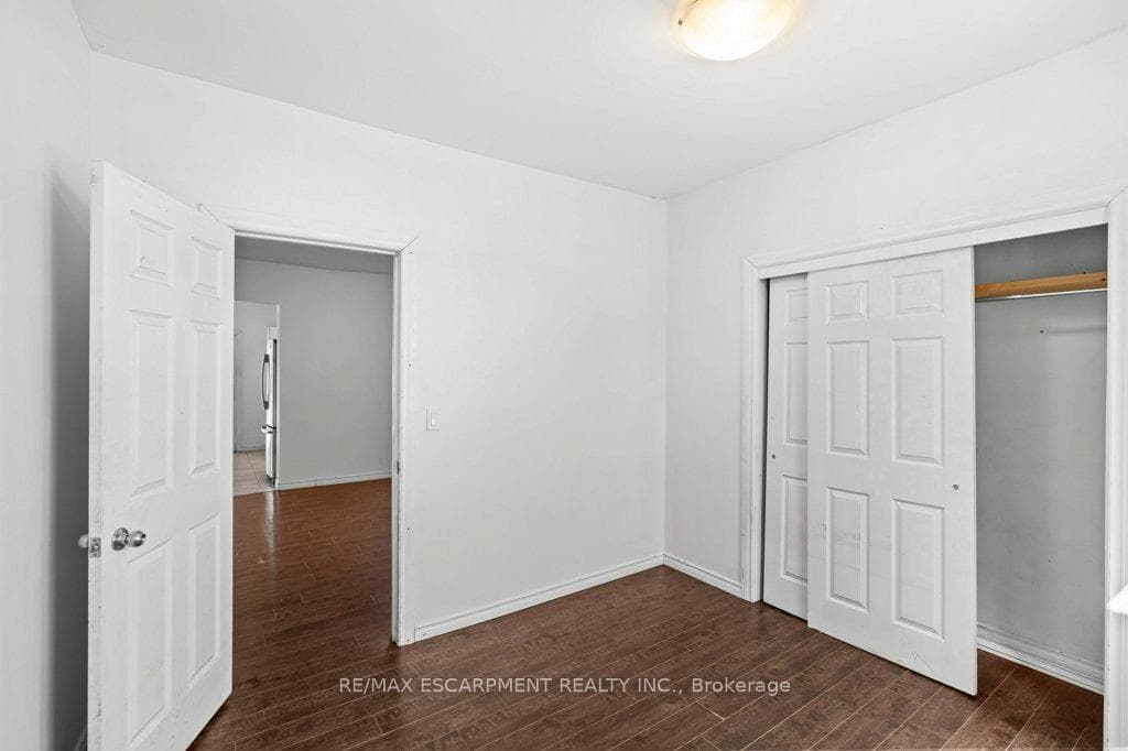 21 Mayflower Avenue photo 14
