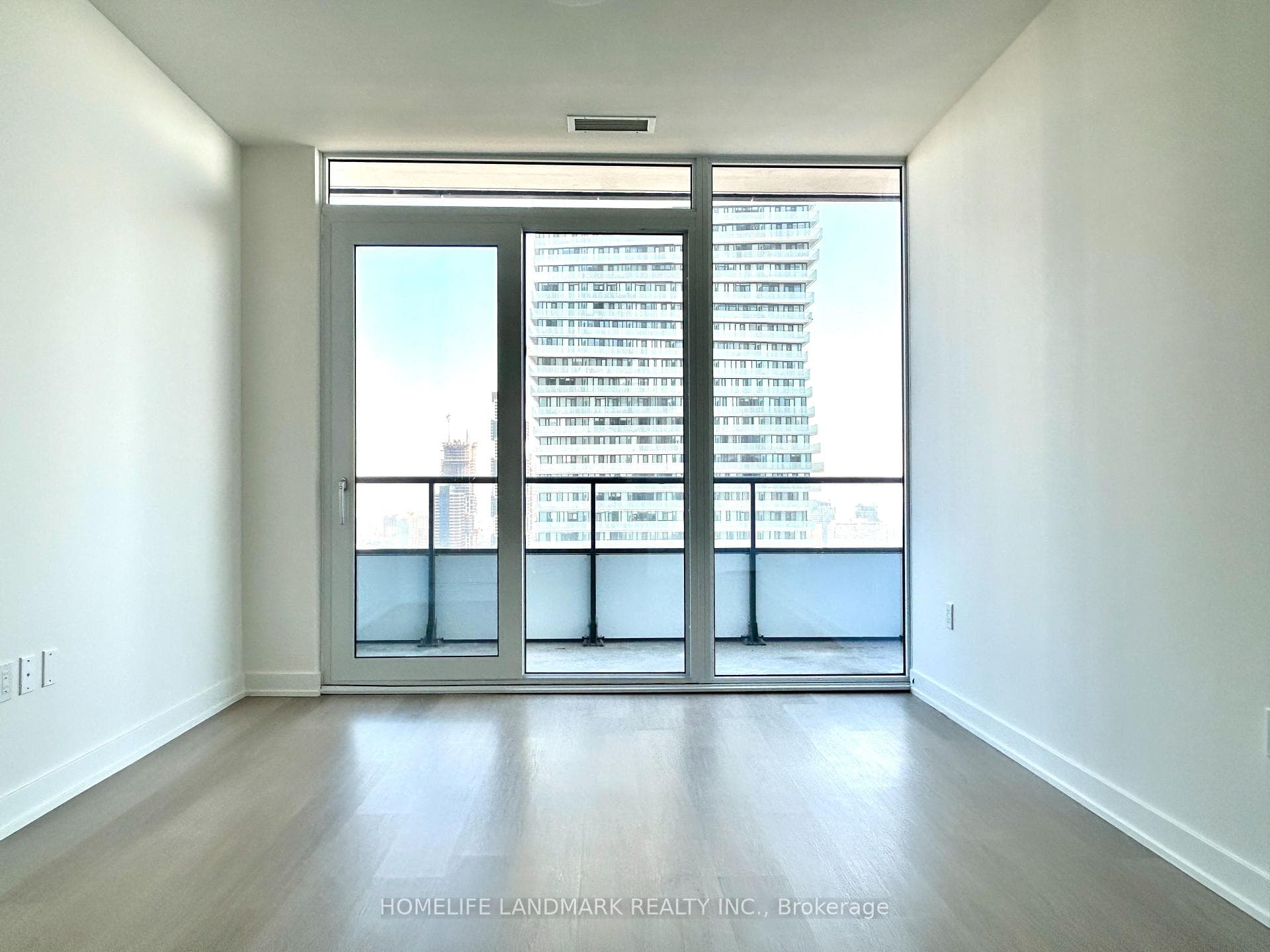 448 Burnhamthorpe Road Unit 3206 photo 8
