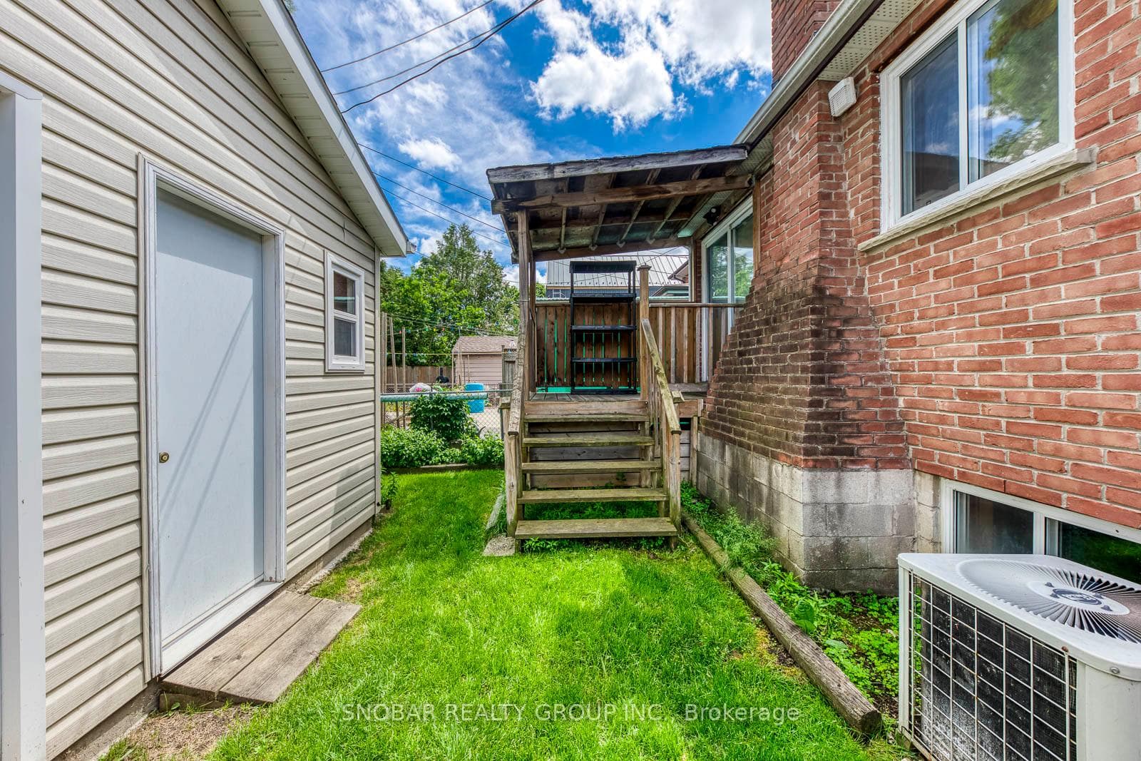 97 Guestville Avenue photo 34