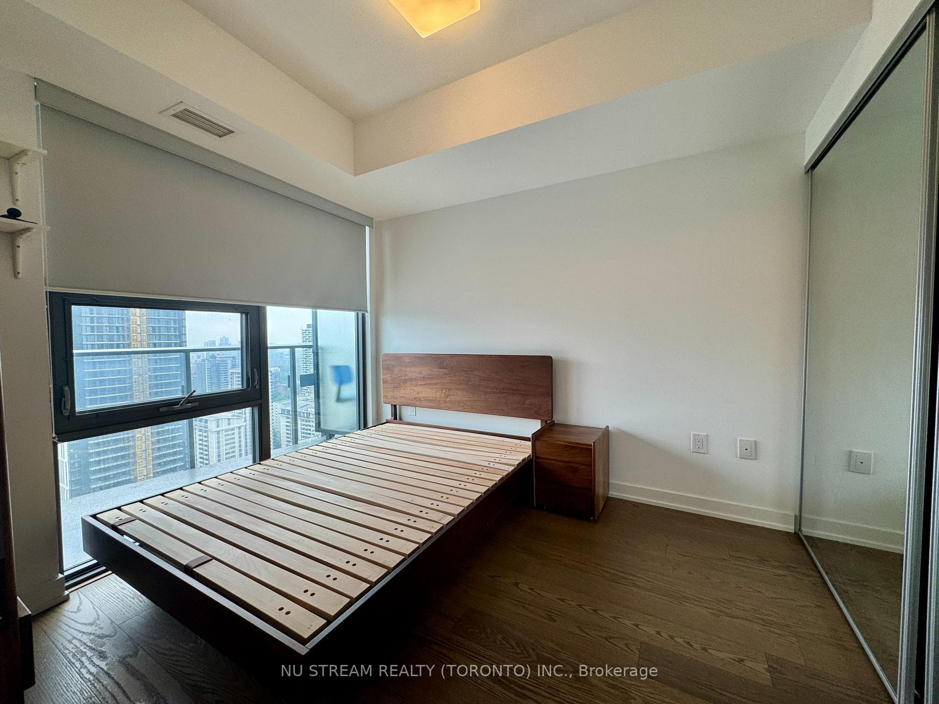 11 Wellesley Street Unit 3113 photo 9