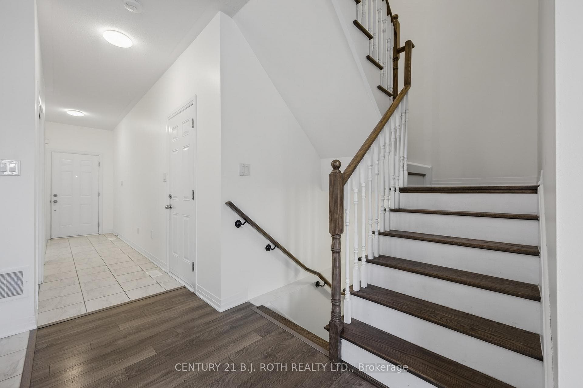 17 BEDFORD ESTATES Crescent photo 12
