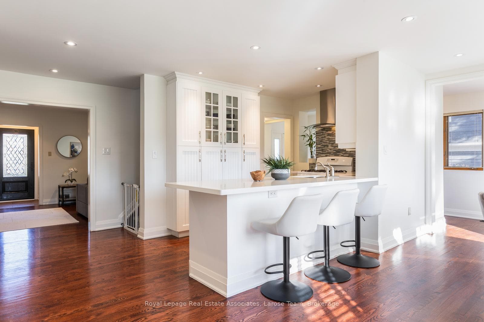 1166 Mineola Gardens photo 13