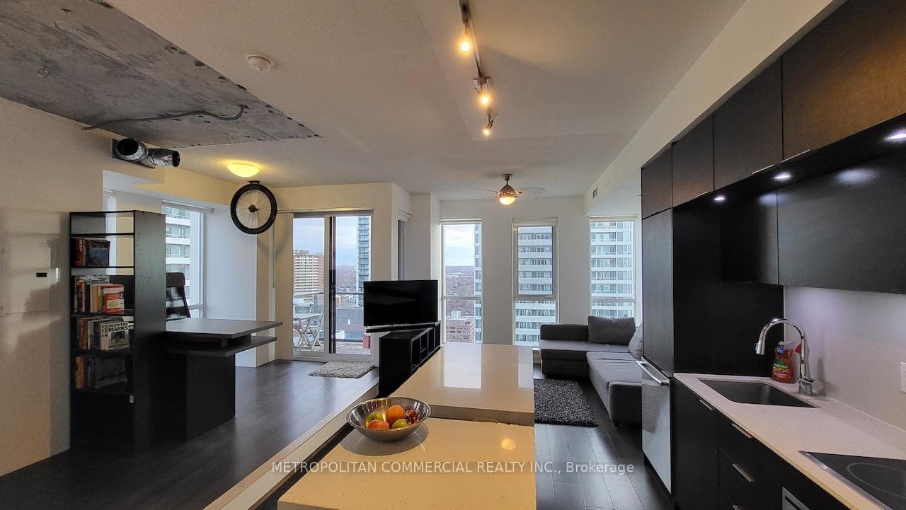 170 Sumach Street Unit 2212 photo 3