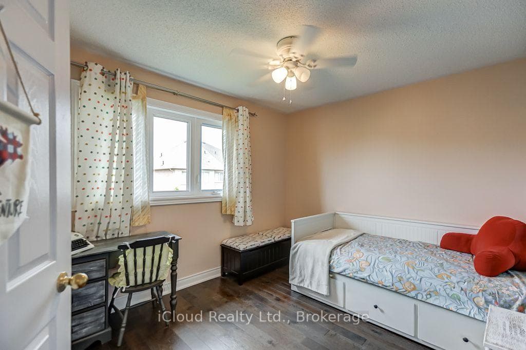 40 Ralph Chalmers Avenue photo 22