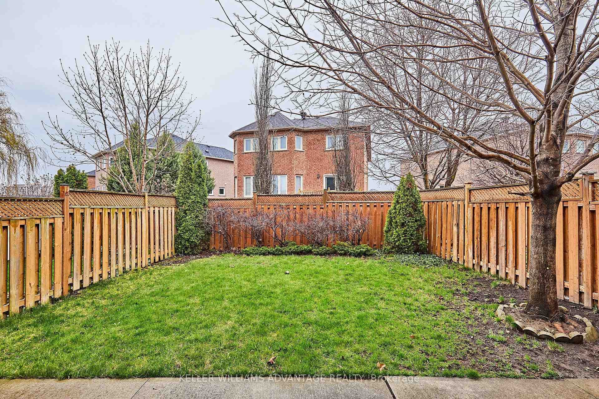 175 Elena Crescent photo 9