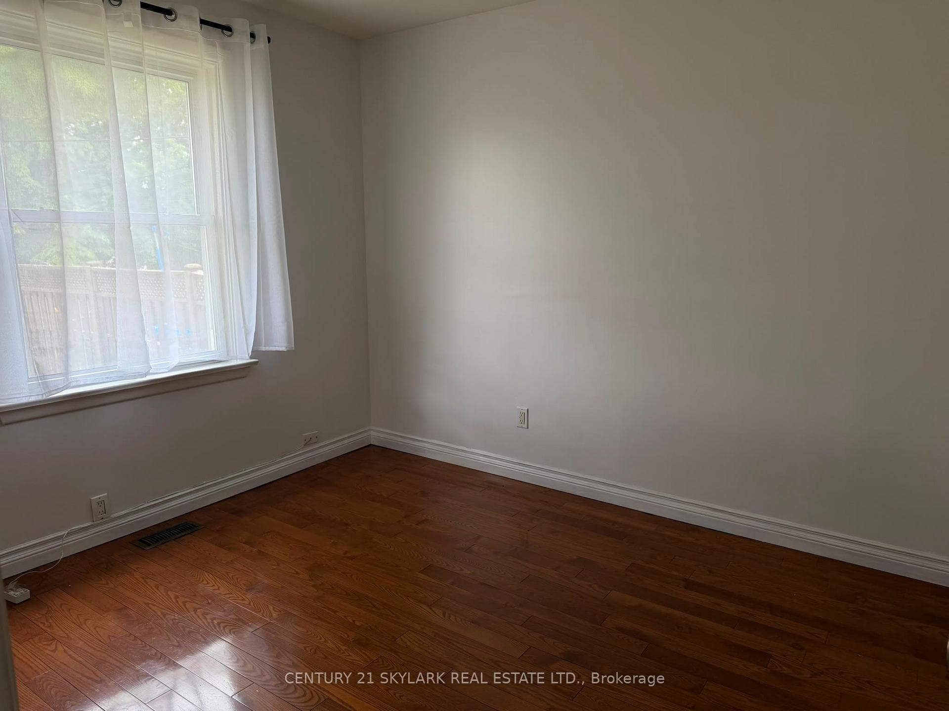 35 Cumberland Drive photo 9
