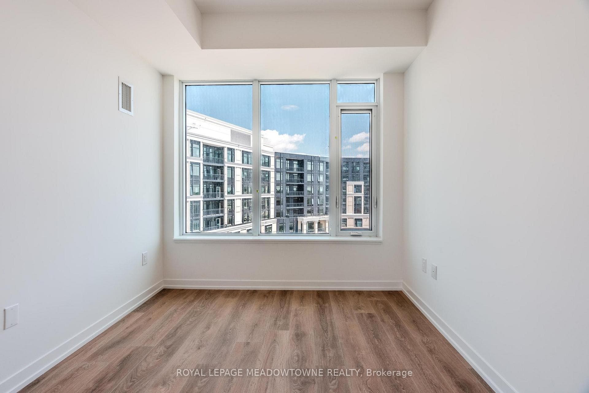 2485 Eglinton Avenue Unit 913 photo 18