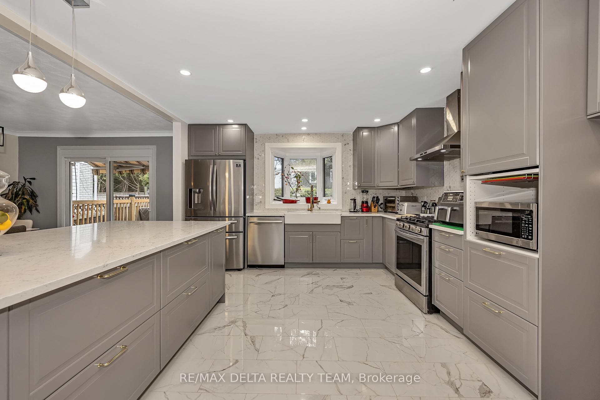 2350 Georgina Drive photo 18