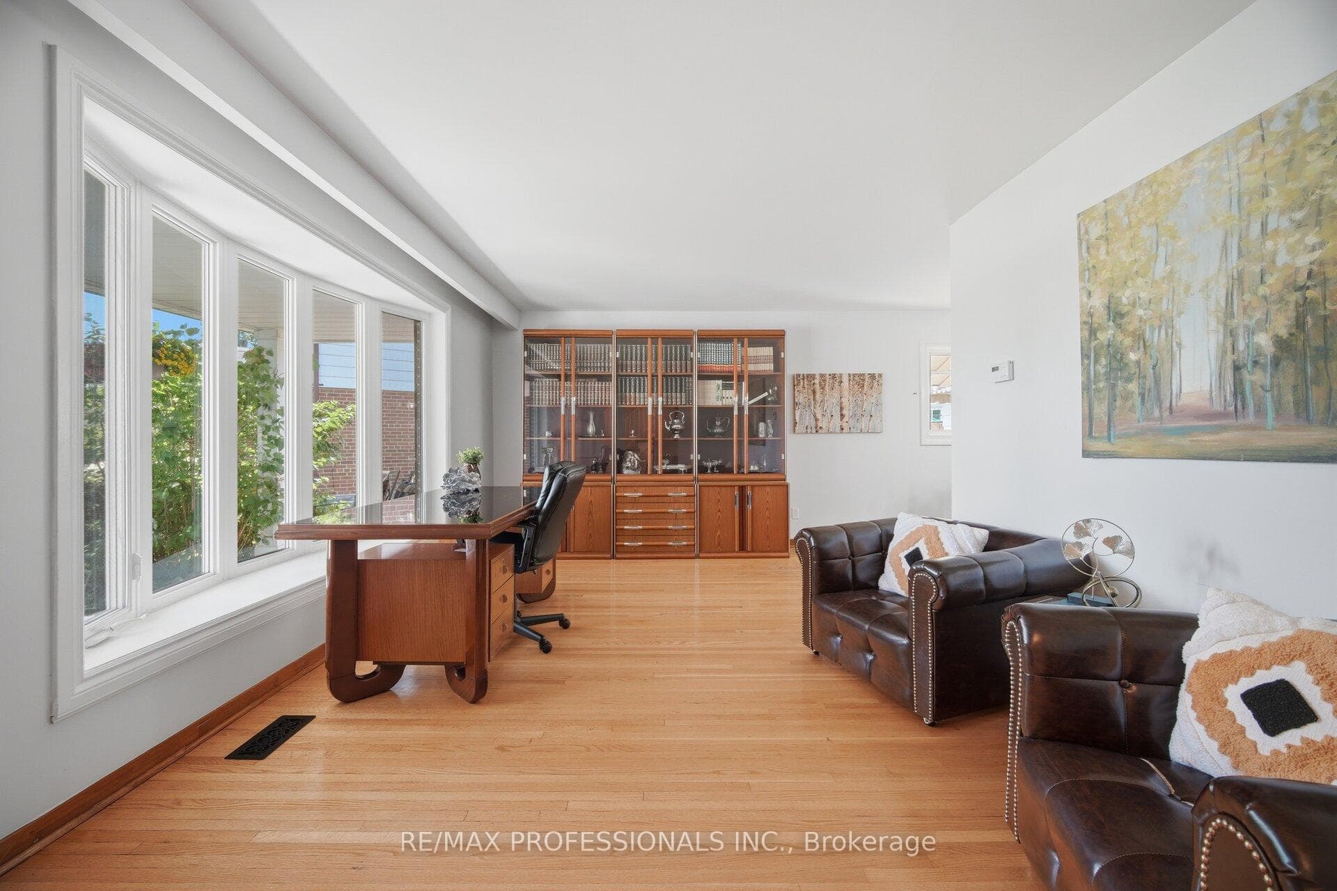 74 Ringway Crescent photo 6
