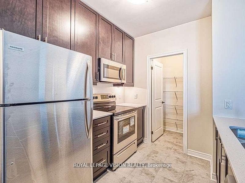 39 New Delhi Drive Unit 605 photo 12