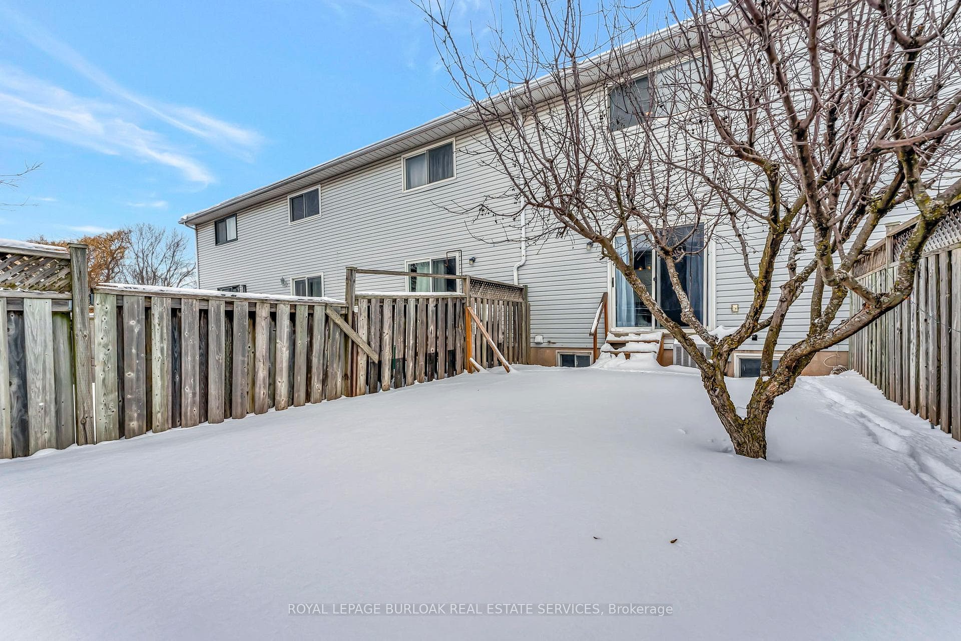 4810 John Street photo 25