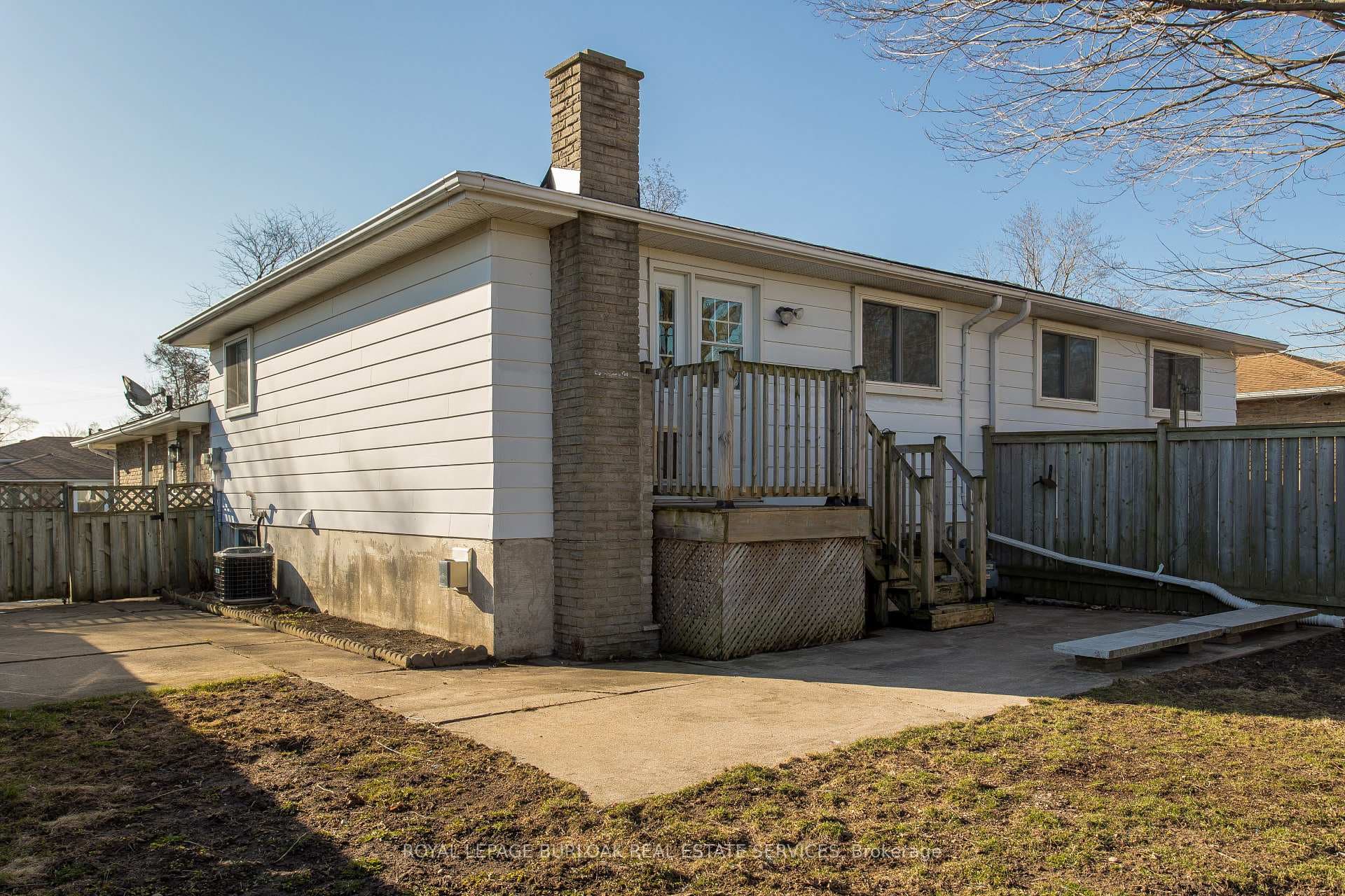 1279 Treeland Street photo 32
