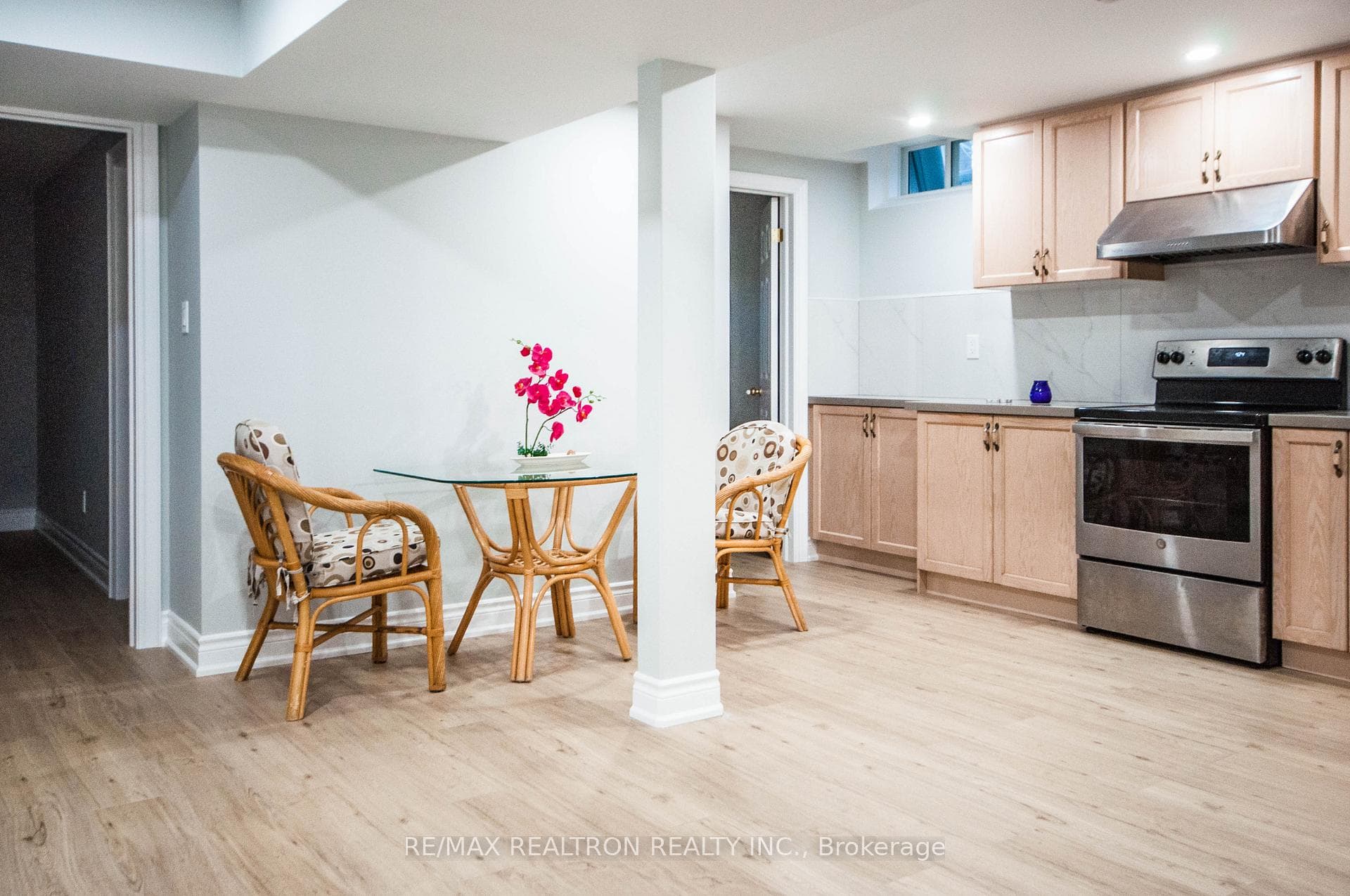 87 Garham Crescent photo 6