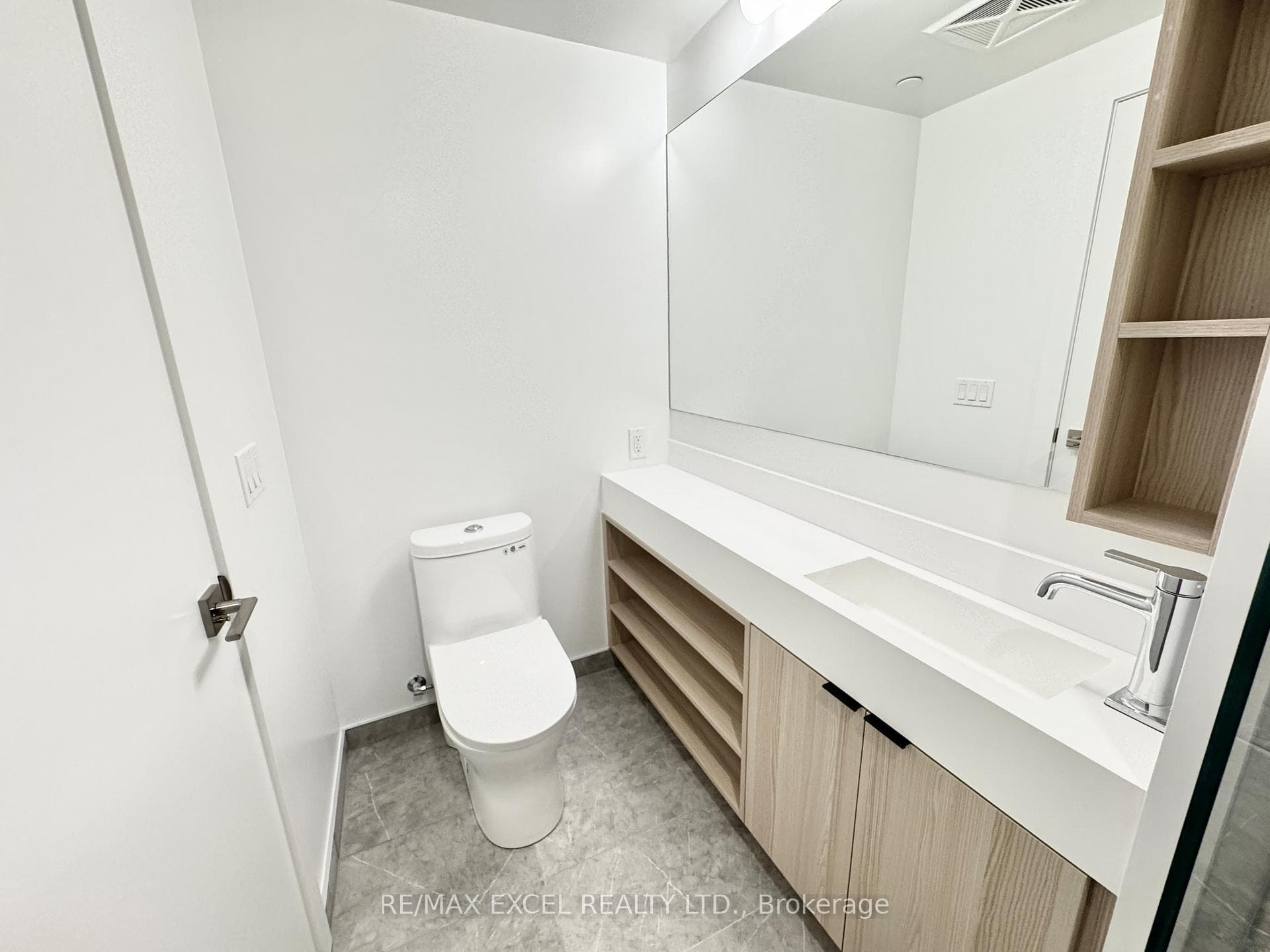 252 Church Street Unit 5703 photo 7