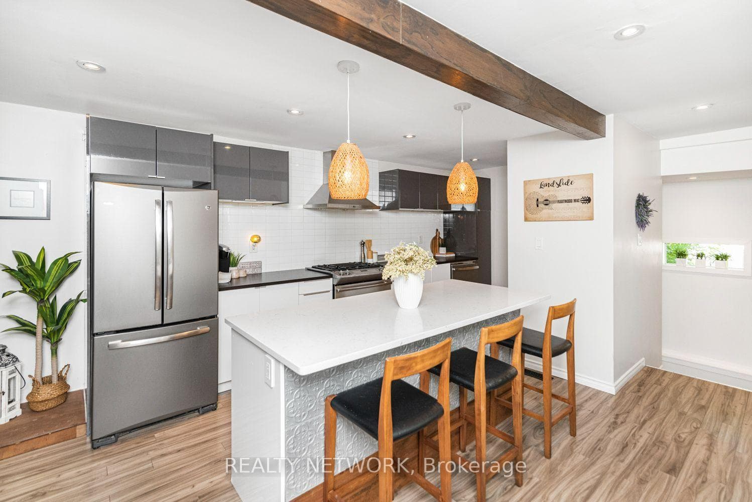 134 Erie Avenue photo 20