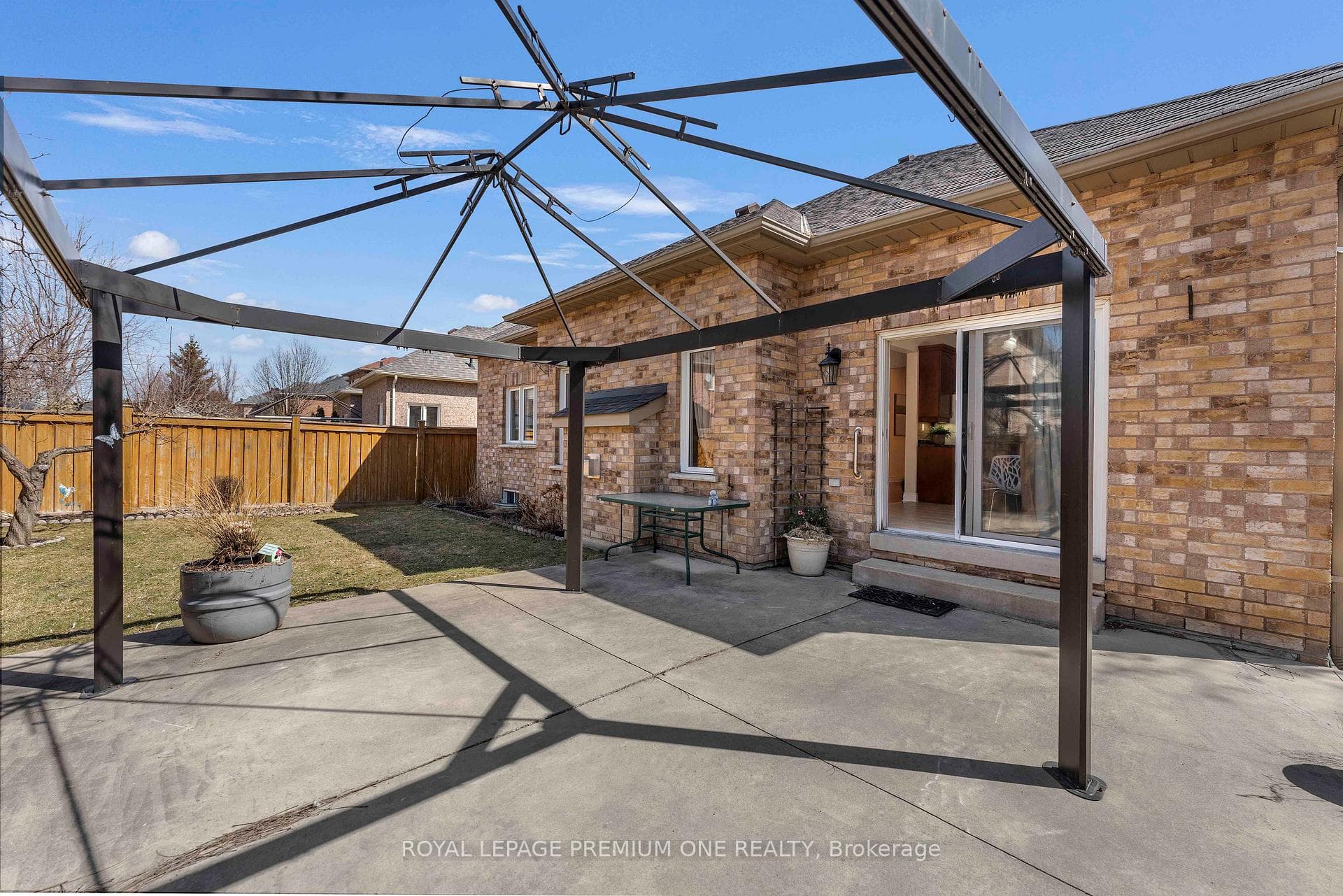 71 Louvain Drive photo 39
