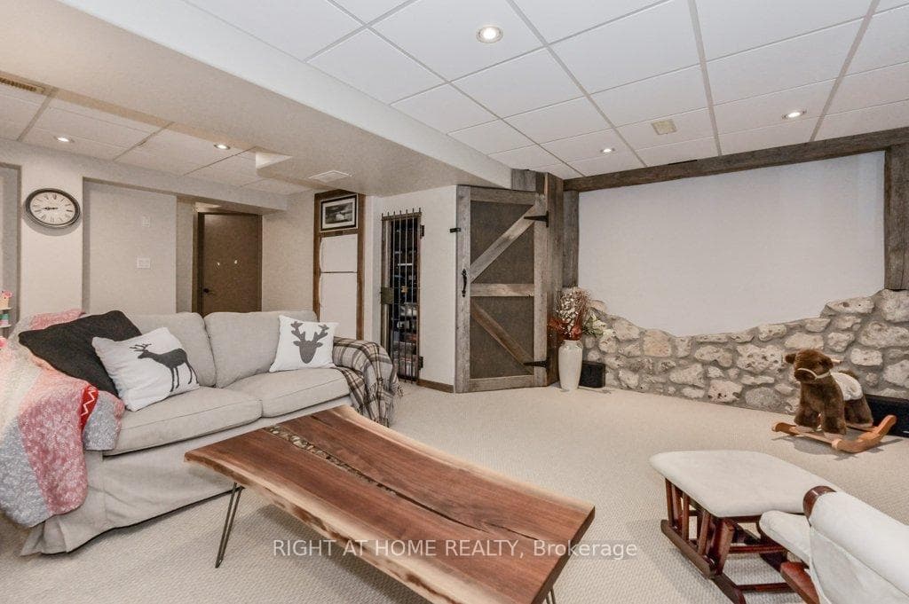 38 Elkin Court photo 26