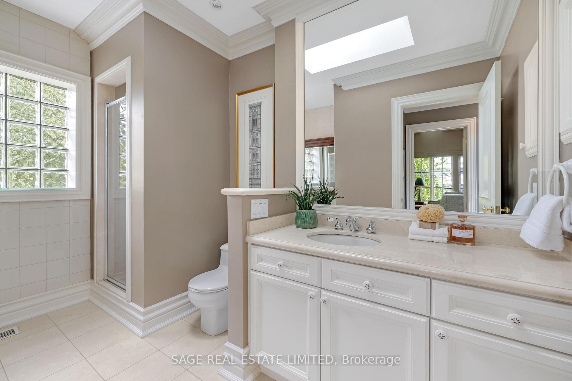 133 Farnham Avenue photo 18