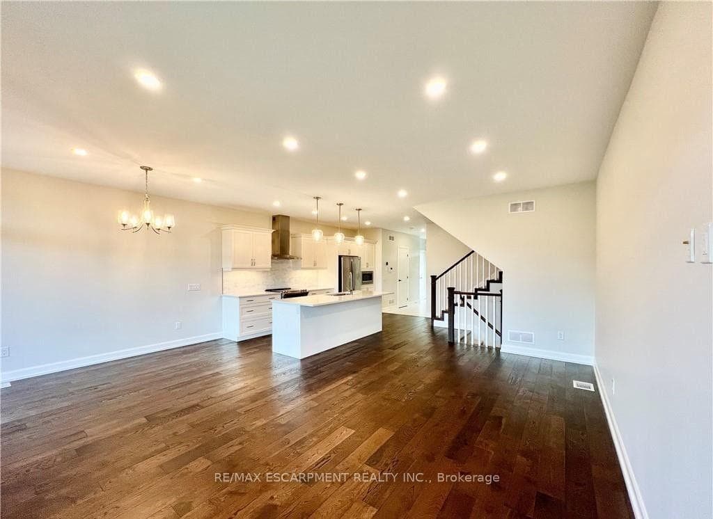 7174 Parsa Street photo 4