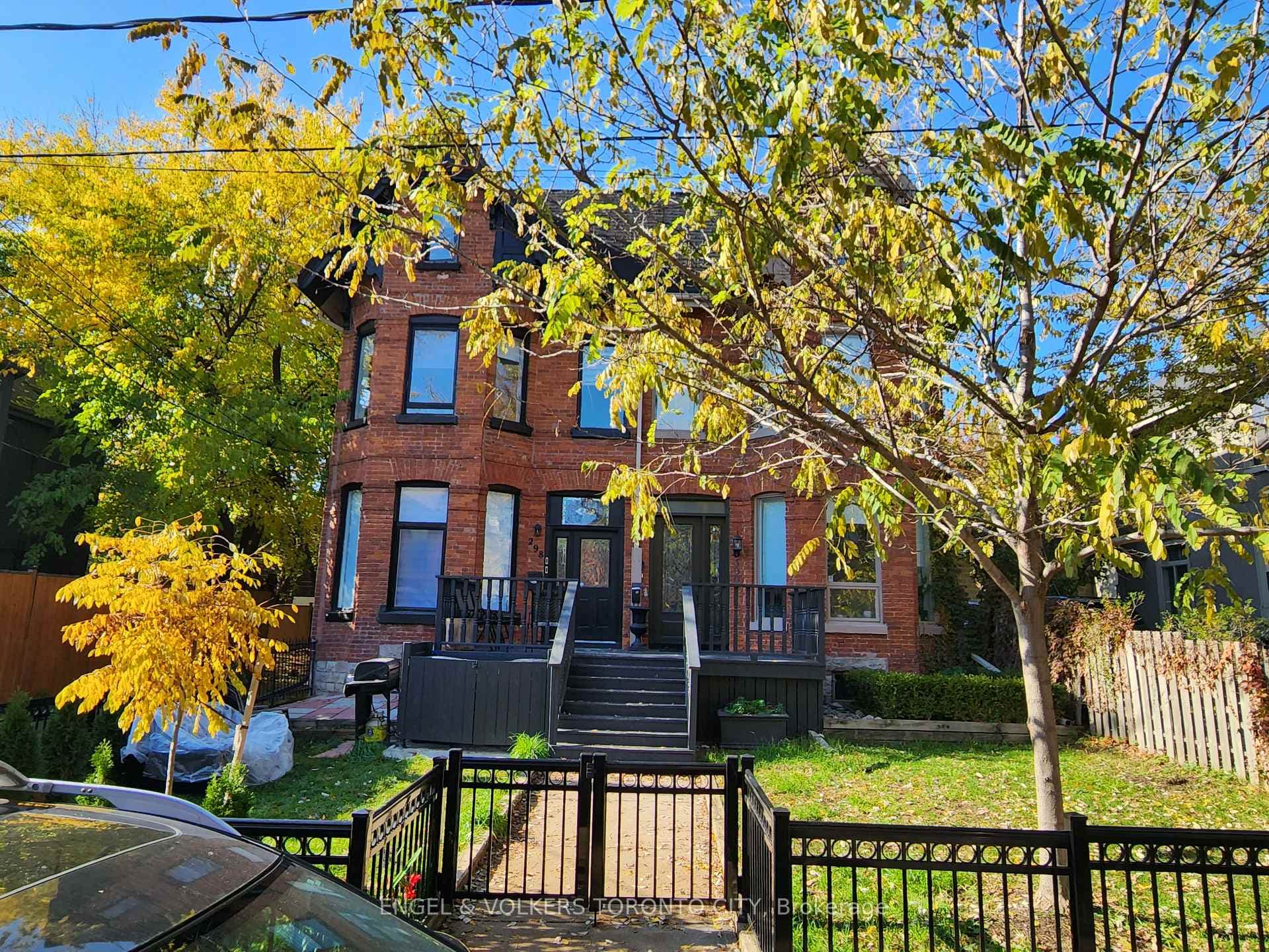 298 Seaton Street photo 1