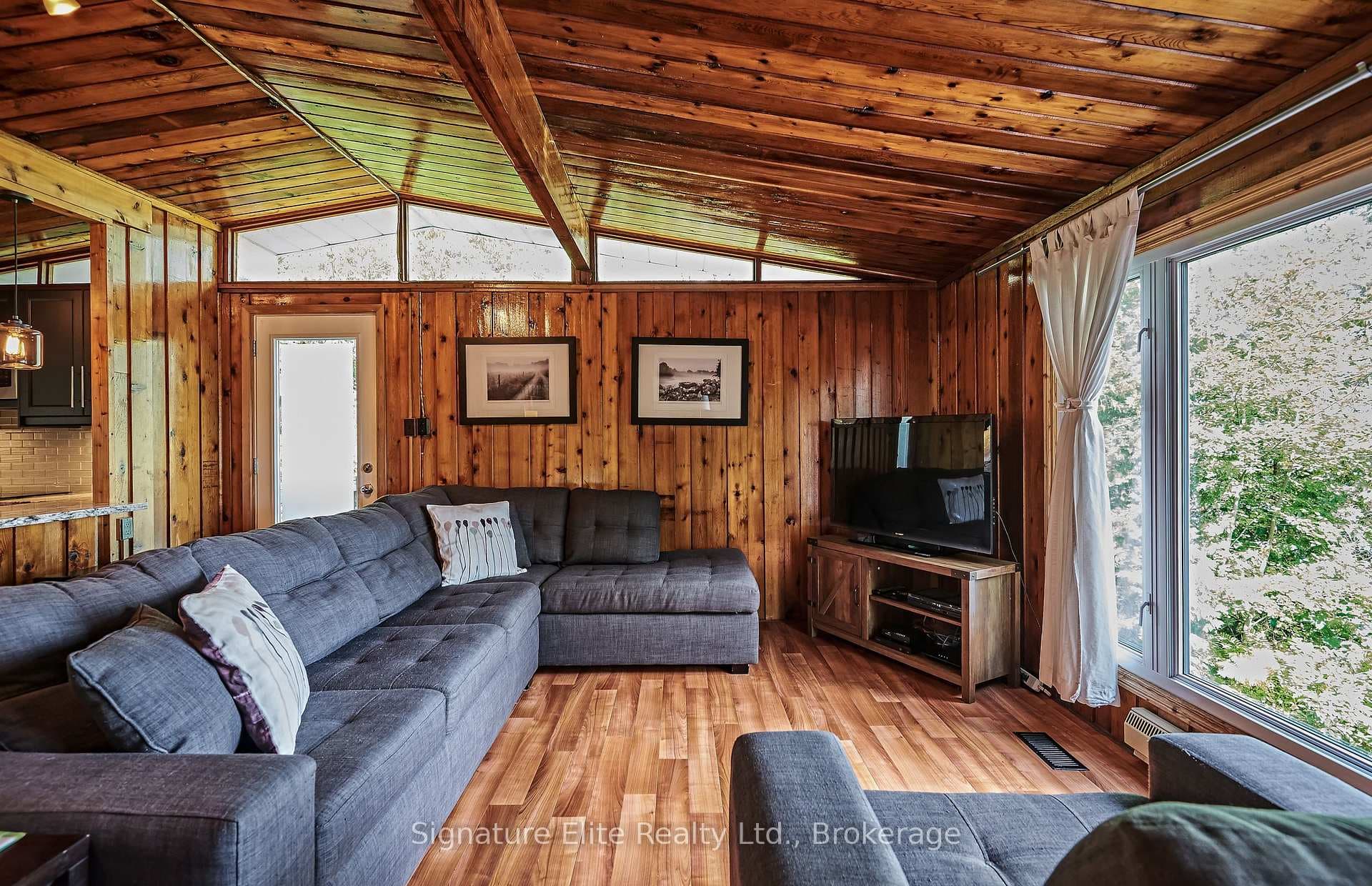 155 Wychwood Crescent photo 11