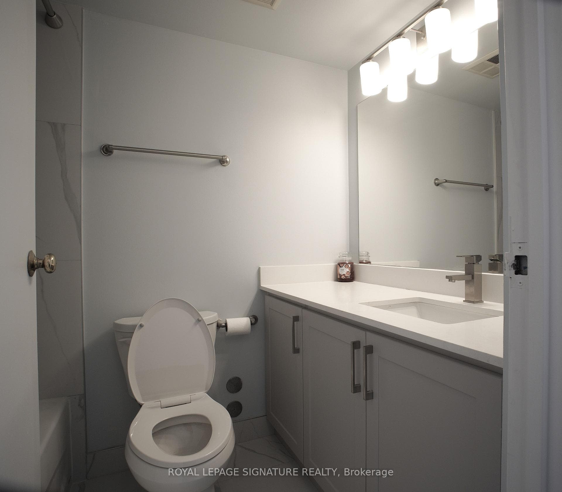 5765 Yonge Street Unit PH102 photo 18