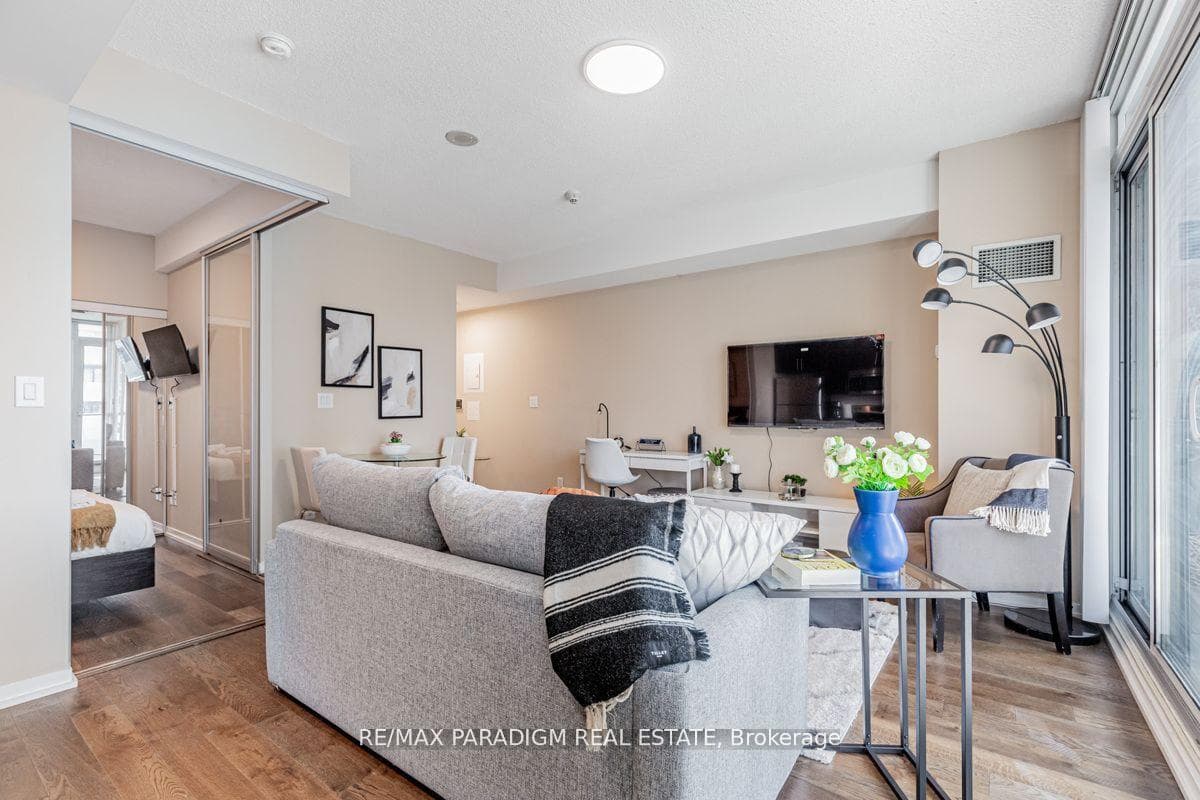 55 Bremner Boulevard Unit 1111 photo 8