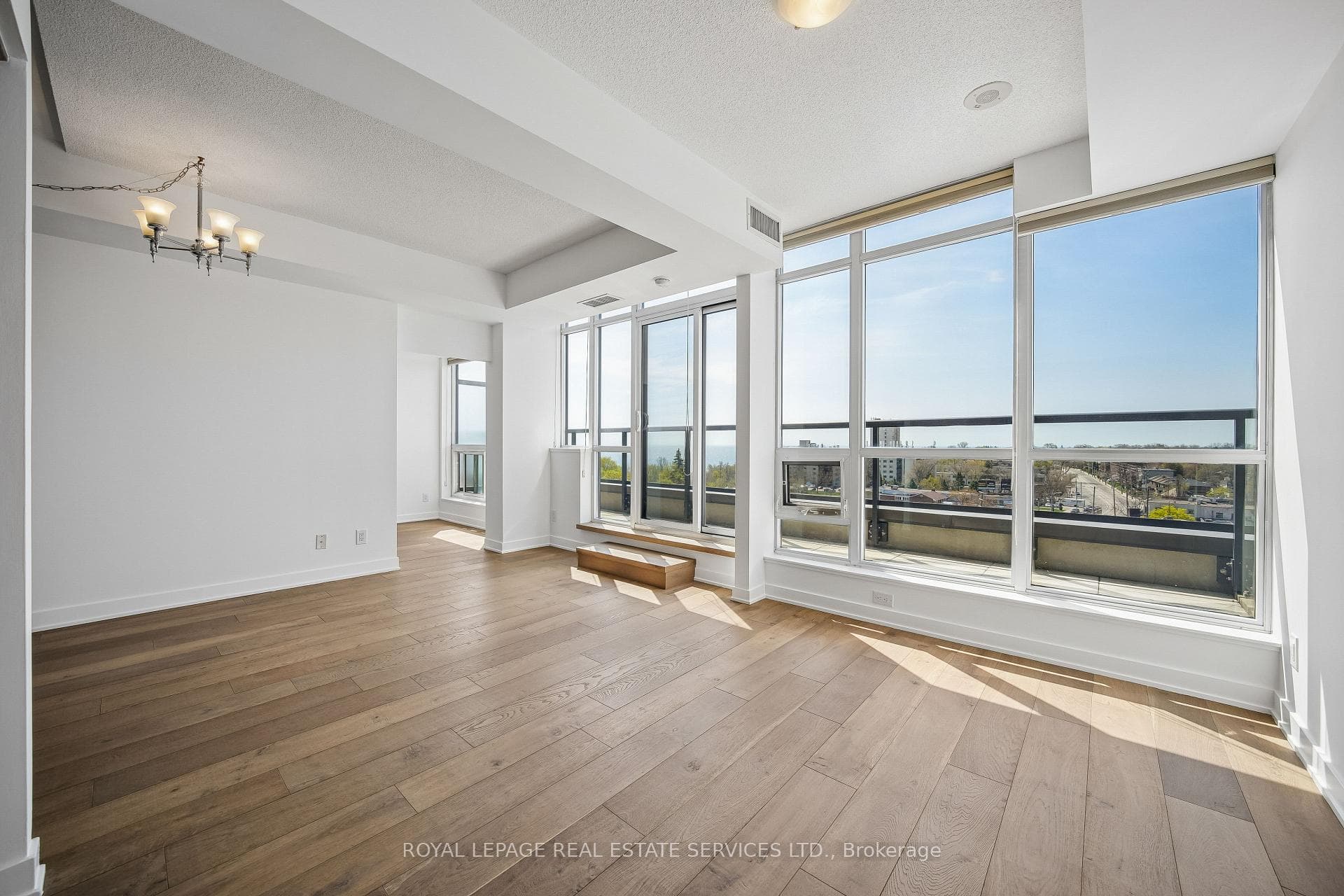 11 Superior Avenue Unit 906 photo 10