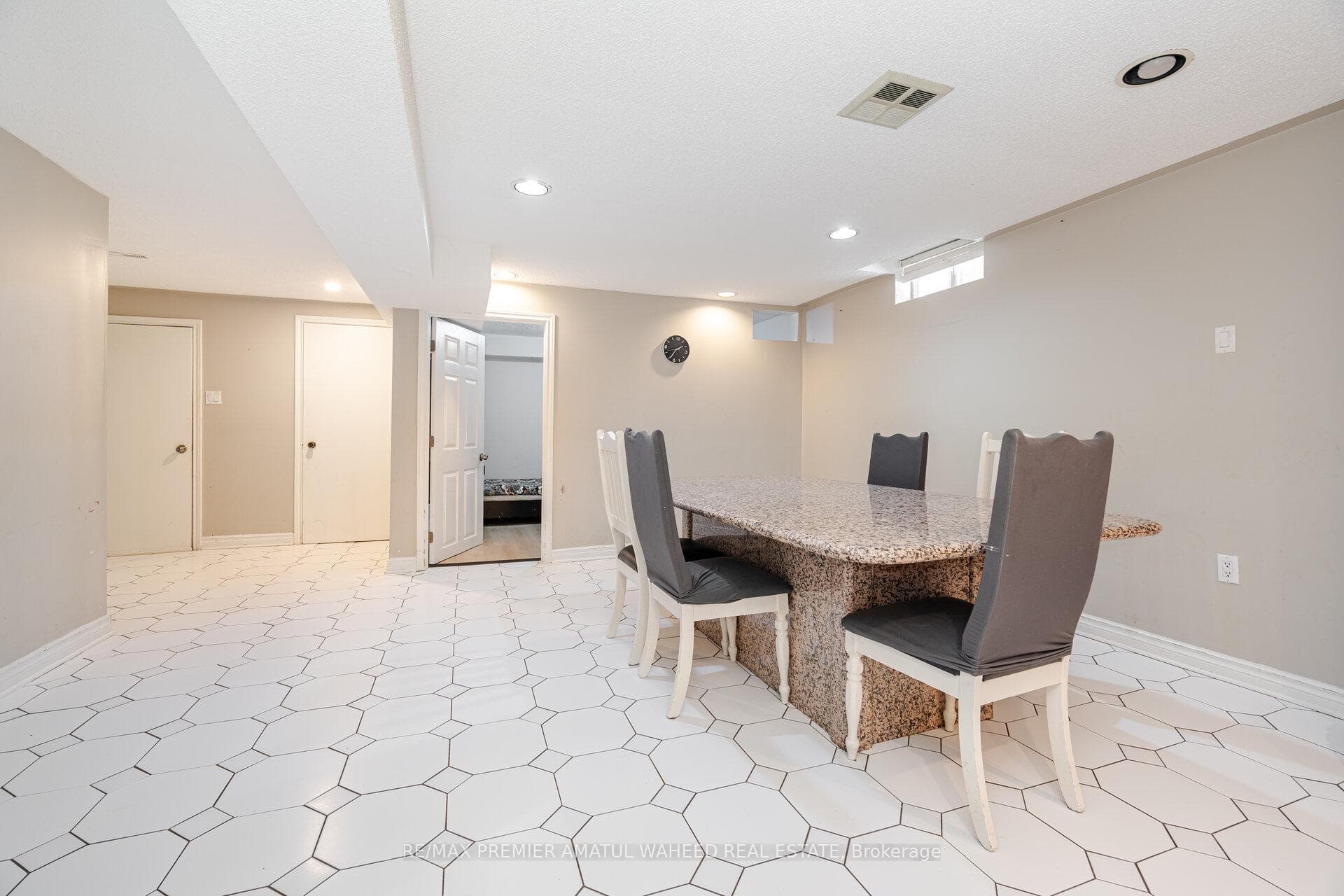 166 Killian Road photo 38