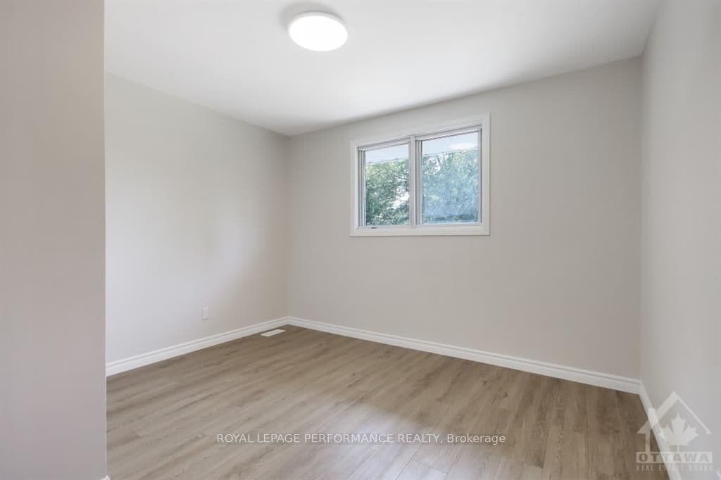 13 KEMPSTER Avenue photo 23